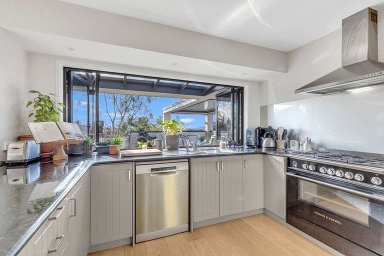 Photo of property in 27 Awatea Terrace, Lynmore, Rotorua, 3010