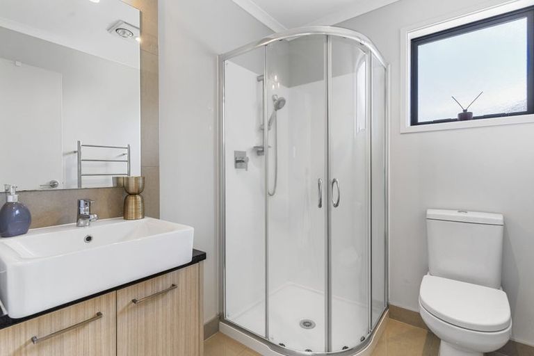 Photo of property in 16 Hirimate Place, Flat Bush, Auckland, 2019