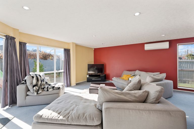 Photo of property in 47a Sawyers Arms Road, Northcote, Christchurch, 8052