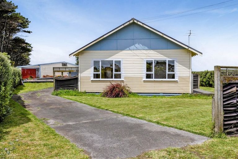 Photo of property in 45 Mcalpine Road, Hawera, 4672