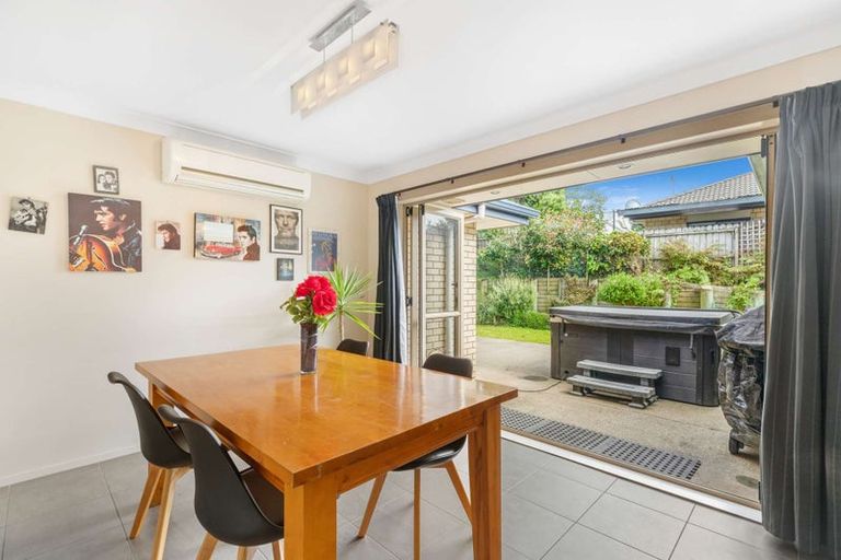 Photo of property in 5 Ernest Shackleton Place, Waiuku, 2123
