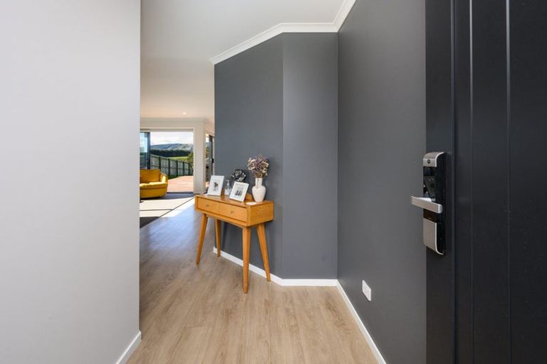 Photo of property in 50 Atlantic Drive, Fitzherbert, Palmerston North, 4410