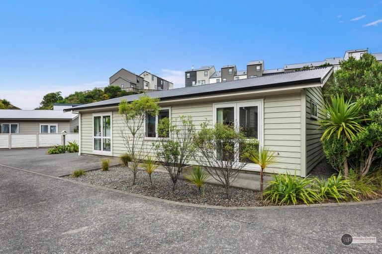 Photo of property in 140 Fraser Avenue, Johnsonville, Wellington, 6037