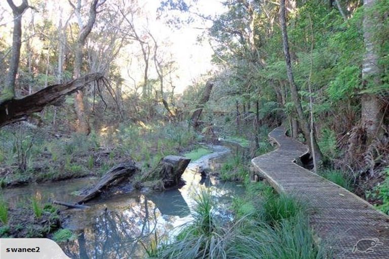 Photo of property in 14a Glade Place, Birkenhead, Auckland, 0626