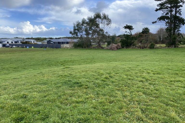 Photo of property in 14 Ochail Way, Otatara, 9879