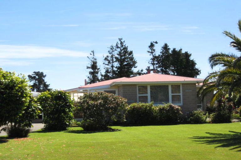 Photo of property in 26 Kew Road, Westport, 7825