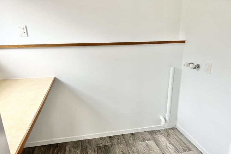 Photo of property in 35e Edmonton Road, Henderson, Auckland, 0612