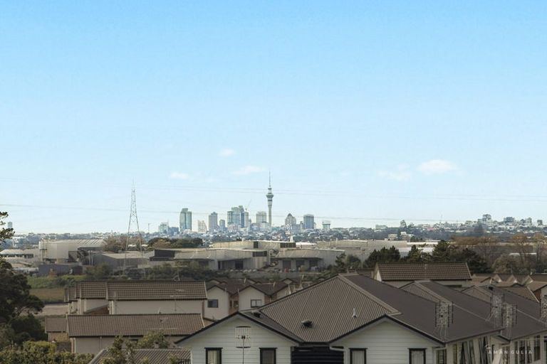 Photo of property in 13 Bodi Place, Te Atatu South, Auckland, 0610