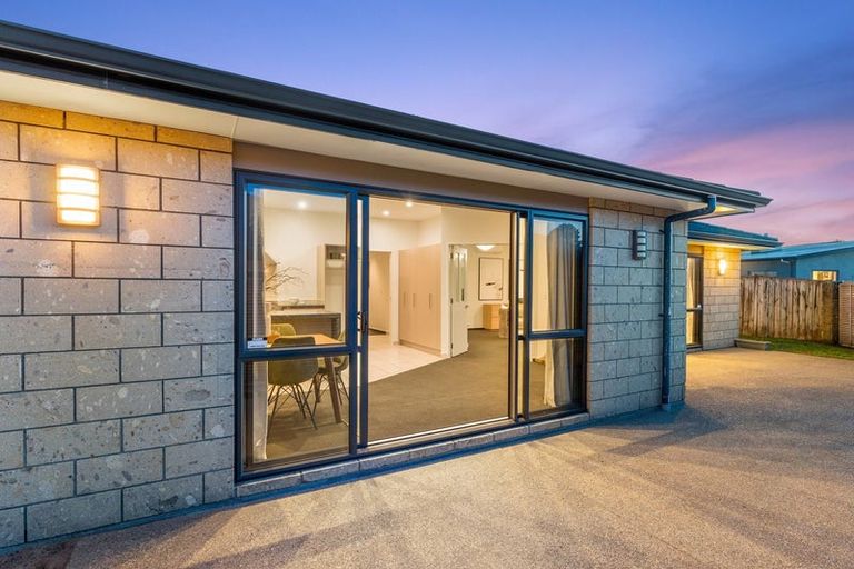 Photo of property in 26 Cottonwood Close, Paraparaumu Beach, Paraparaumu, 5032