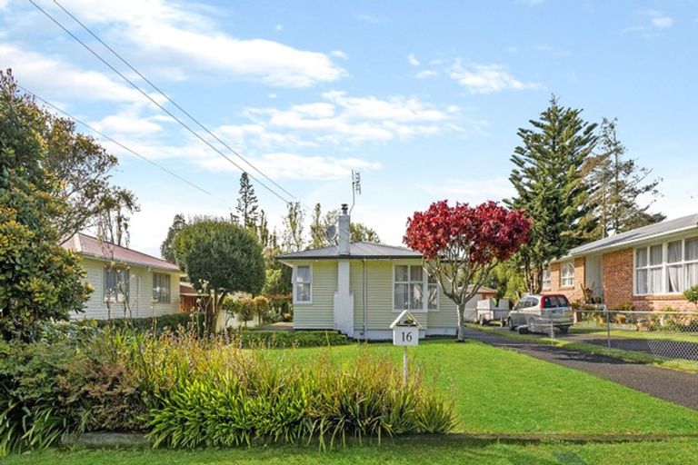 Photo of property in 16 Eden Street, Mangere East, Auckland, 2024