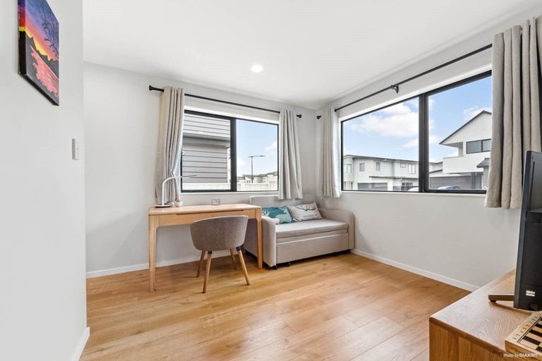 Photo of property in 16 Kearns Drive, Hobsonville, Auckland, 0616