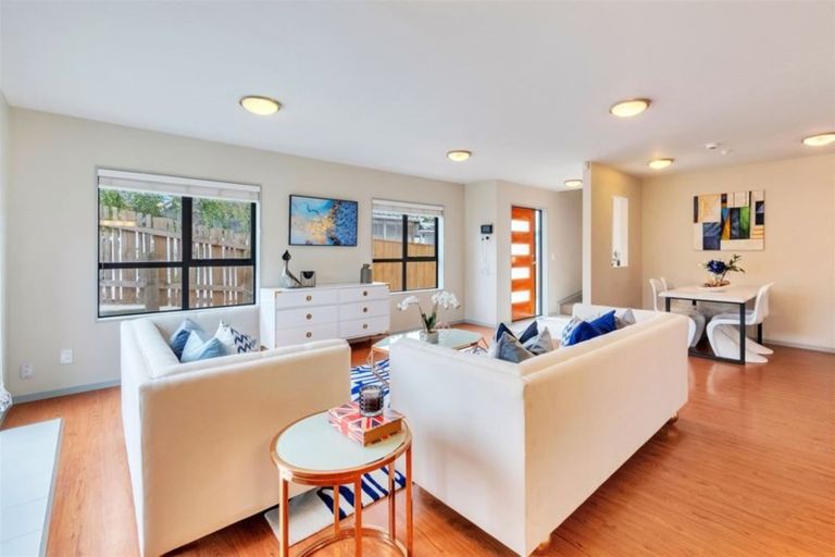 Photo of property in 7 Roberts Road, Te Atatu South, Auckland, 0610