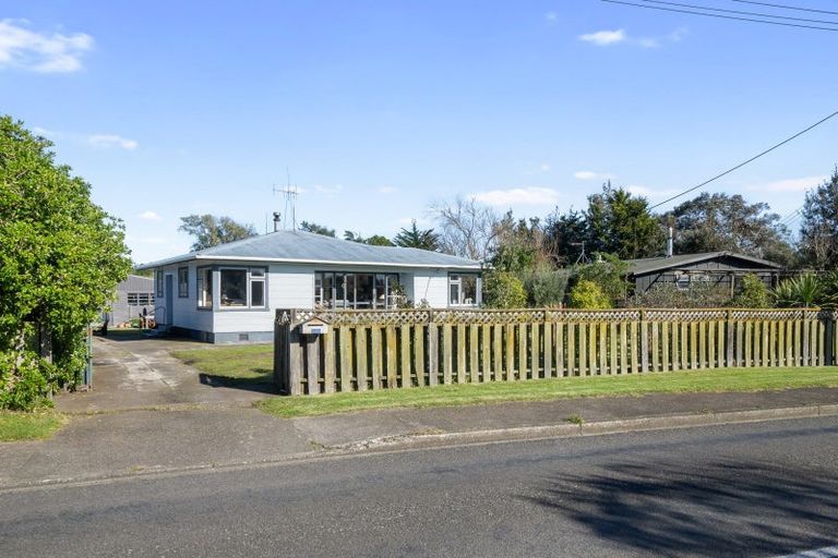 Photo of property in 555 Waitarere Beach Road, Waitarere Beach, Levin, 5510