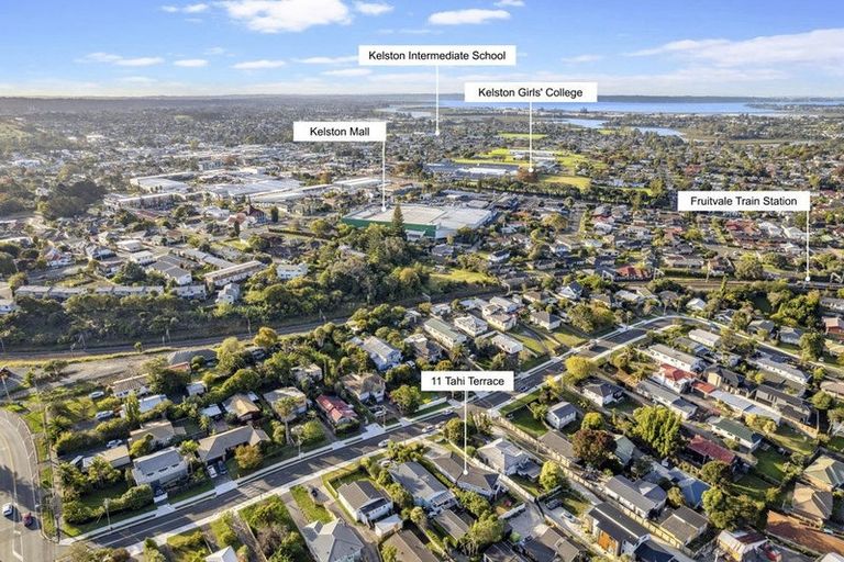 Photo of property in 11 Tahi Terrace, Glen Eden, Auckland, 0602