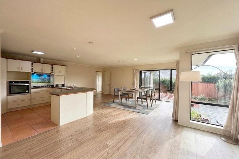Photo of property in 213 Kilkenny Drive, East Tamaki Heights, Auckland, 2016