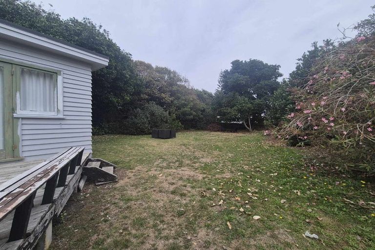 Photo of property in 21 Manuka Street, Otaki Beach, Otaki, 5512