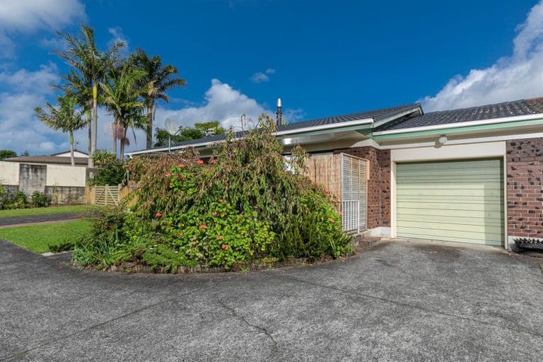 Photo of property in 1/42 Frank Evans Place, Henderson, Auckland, 0610