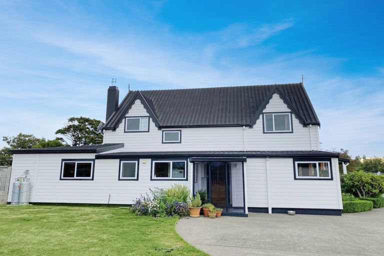 Photo of property in 3 Maclaurin Street, Dannevirke, 4930