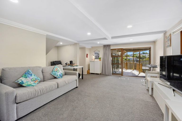 Photo of property in 12 Braemar Road, Rothesay Bay, Auckland, 0630