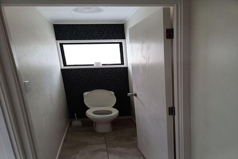 Photo of property in 3 Merrill Place, Birkdale, Auckland, 0626