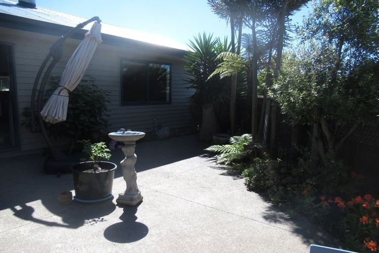 Photo of property in 3 Moss Lane, Raumati Beach, Paraparaumu, 5032