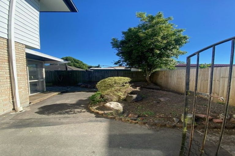 Photo of property in 4a Roche Avenue, Upper Riccarton, Christchurch, 8041