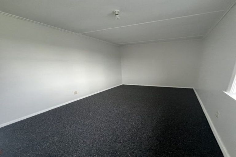 Photo of property in 5 Waldie Grove, Avalon, Lower Hutt, 5011