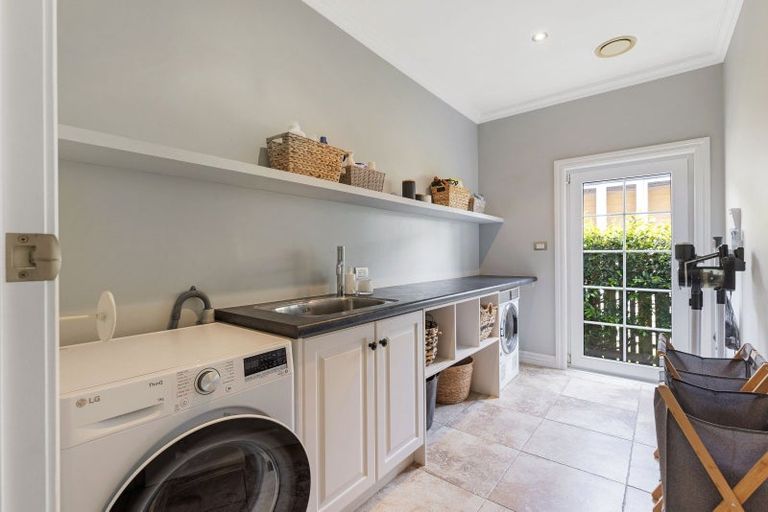 Photo of property in 6 Carlton Avenue, Palmerston North, 4414
