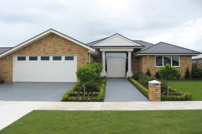 Photo of property in 12 Oratia Grove, Northwood, Christchurch, 8051