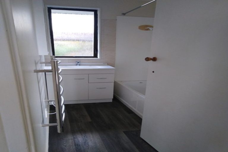 Photo of property in 11 Arde Place, Massey, Auckland, 0614