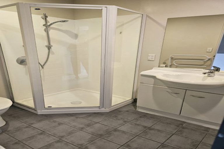 Photo of property in 152 Tasman Street, Mount Cook, Wellington, 6021