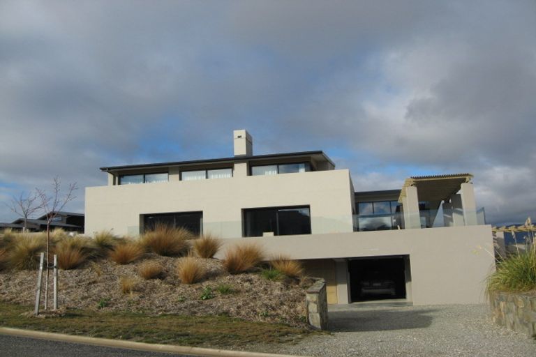 Photo of property in 10 Minaret Ridge, Wanaka, 9305