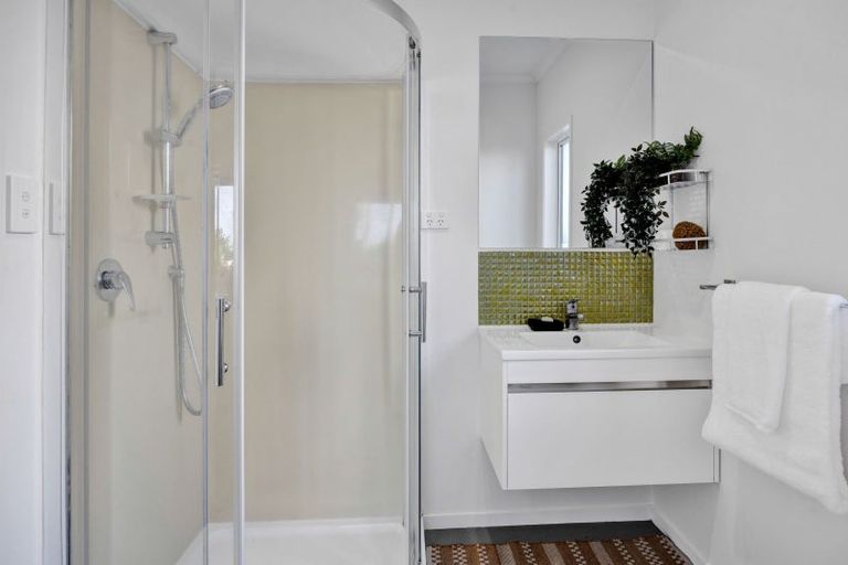 Photo of property in 308 Mangorei Road, Merrilands, New Plymouth, 4312