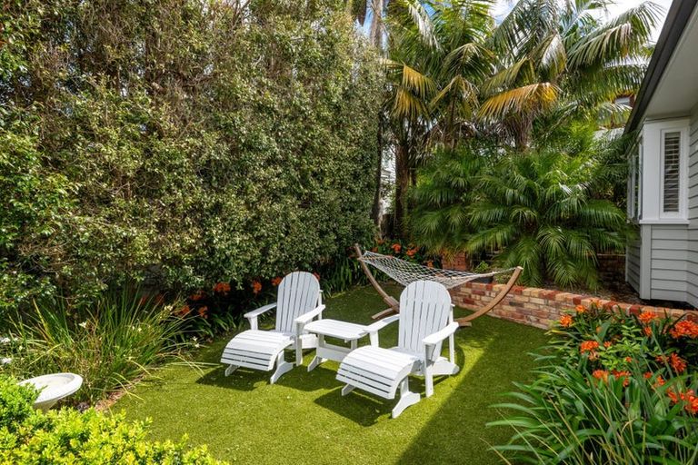 Photo of property in 1 Milton Road, Northcote Point, Auckland, 0627