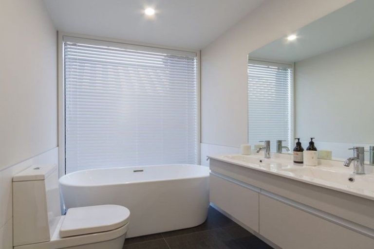 Photo of property in 4 Parera Lane, Jacks Point, Queenstown, 9371