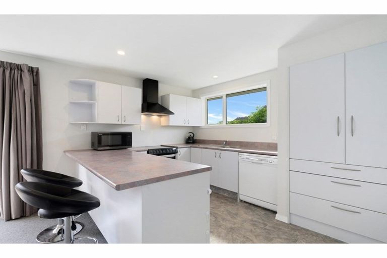 Photo of property in 36 Oakley Crescent, Hornby, Christchurch, 8042