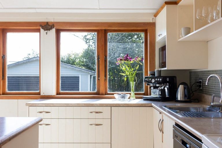 Photo of property in 19 Bettina Road, Fairfield, Hamilton, 3214