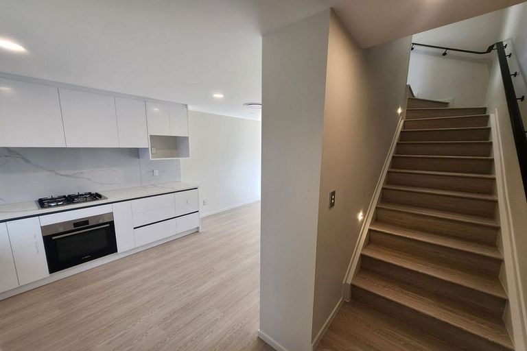 Photo of property in 103 Trias Road, Totara Vale, Auckland, 0629