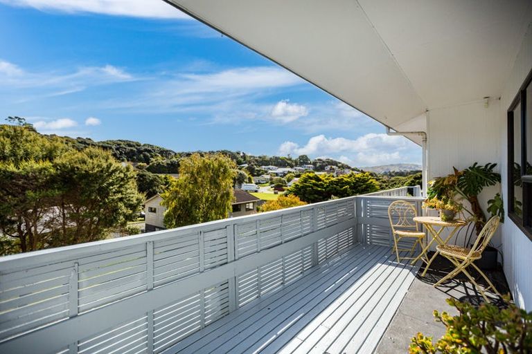 Photo of property in 49b Albatross Close, Whitby, Porirua, 5024
