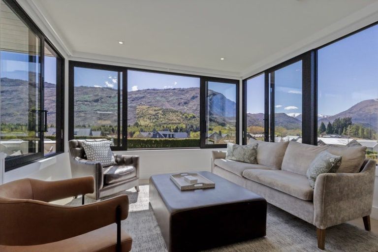 Photo of property in 1 Owen Marshall Lane, Arrowtown, 9371