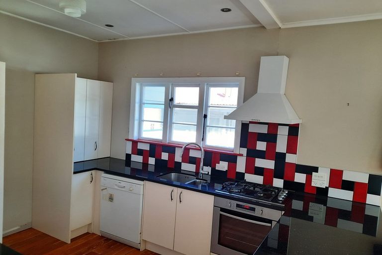 Photo of property in 44 Standen Street, Karori, Wellington, 6012