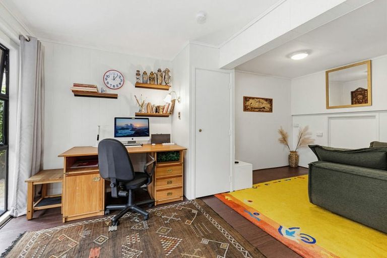 Photo of property in 2/84 West Coast Road, Glen Eden, Auckland, 0602