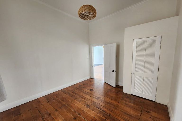 Photo of property in 23d Maida Vale Road, Roseneath, Wellington, 6011