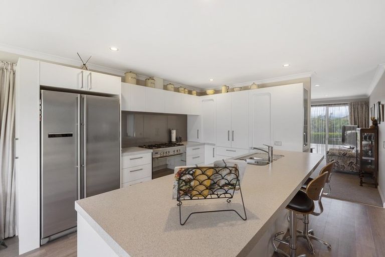 Photo of property in 58 Parnell Heights Drive, Kelvin Grove, Palmerston North, 4414