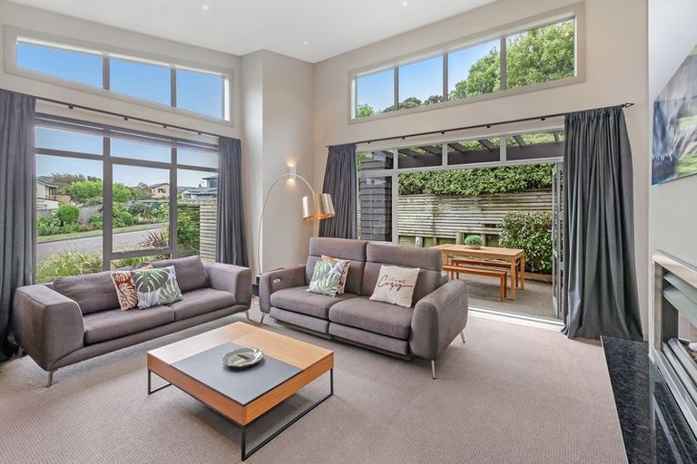 Photo of property in 7 Resolution Drive, Whitby, Porirua, 5024