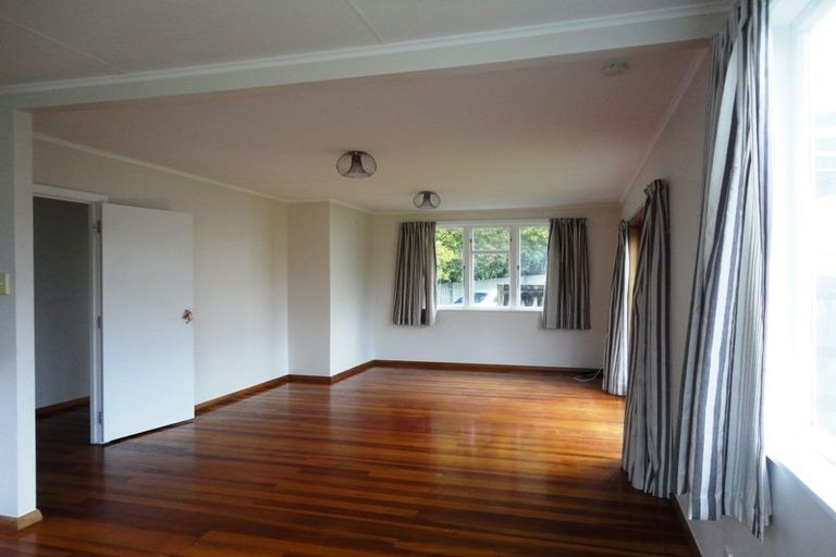 Photo of property in 6 Waikaremoana Place, Pakuranga Heights, Auckland, 2010