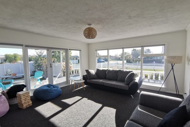 Photo of property in 1 Chester Place, Taradale, Napier, 4112