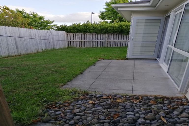 Photo of property in 1 Poaka Avenue, Takanini, 2112