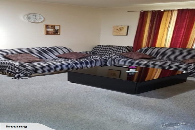 Photo of property in 18a Crompton Road, Massey, Auckland, 0614