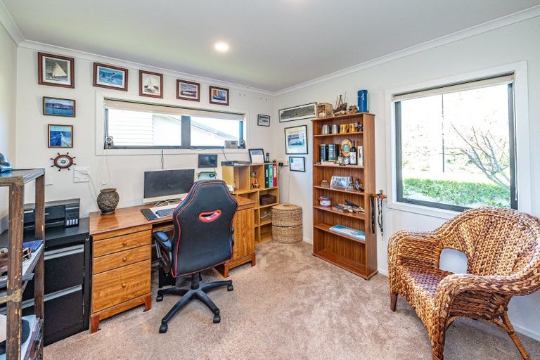Photo of property in Caversham Park, 2/2 Caversham Road, Westmere, Whanganui, 4501